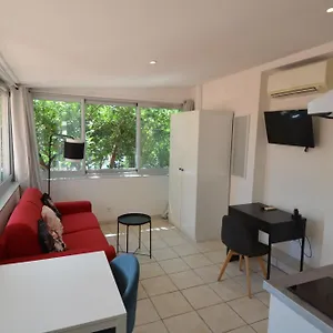 https://superb-studios-next-to-tramway-line-2-near-airport.fr-provencehotel.com