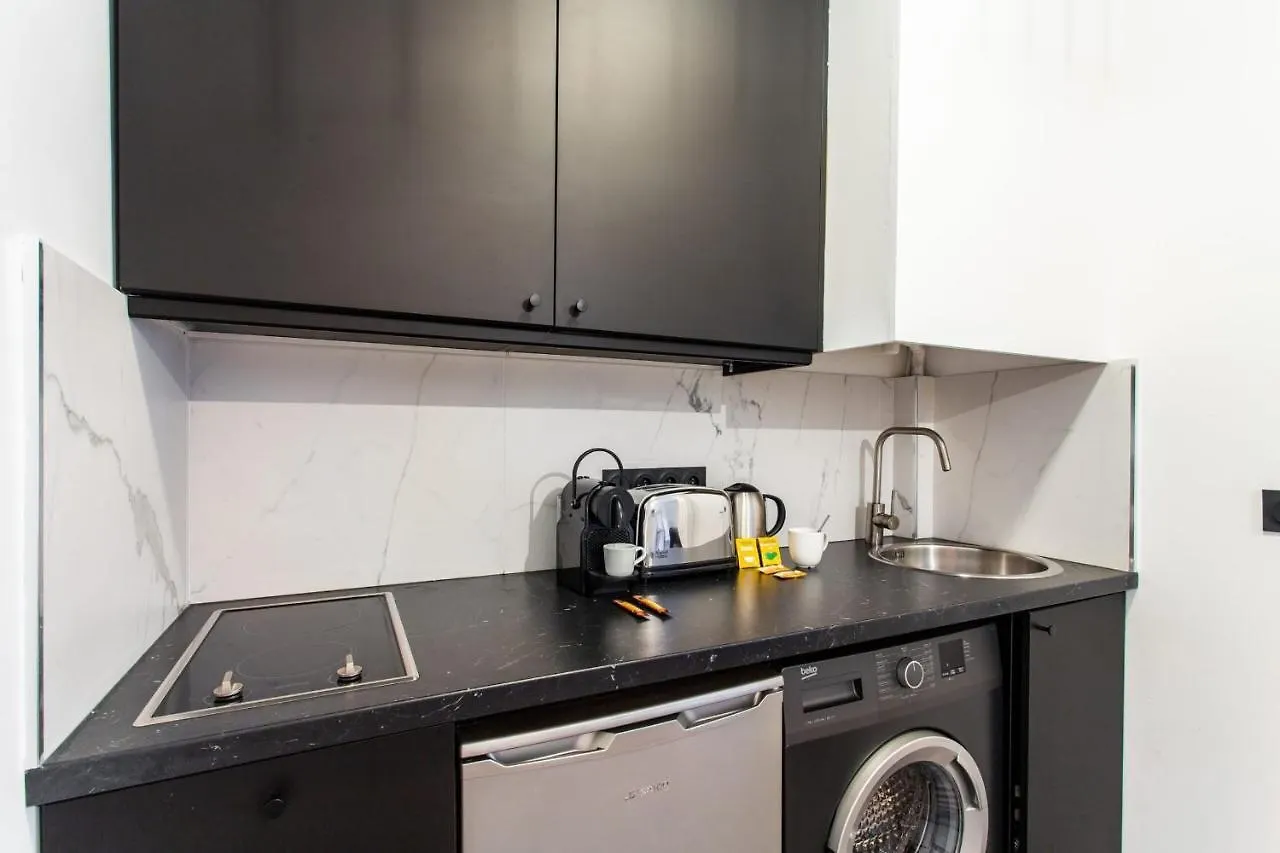 Cmg Saint Antoine - Bastille 9 Paris 0*,  France